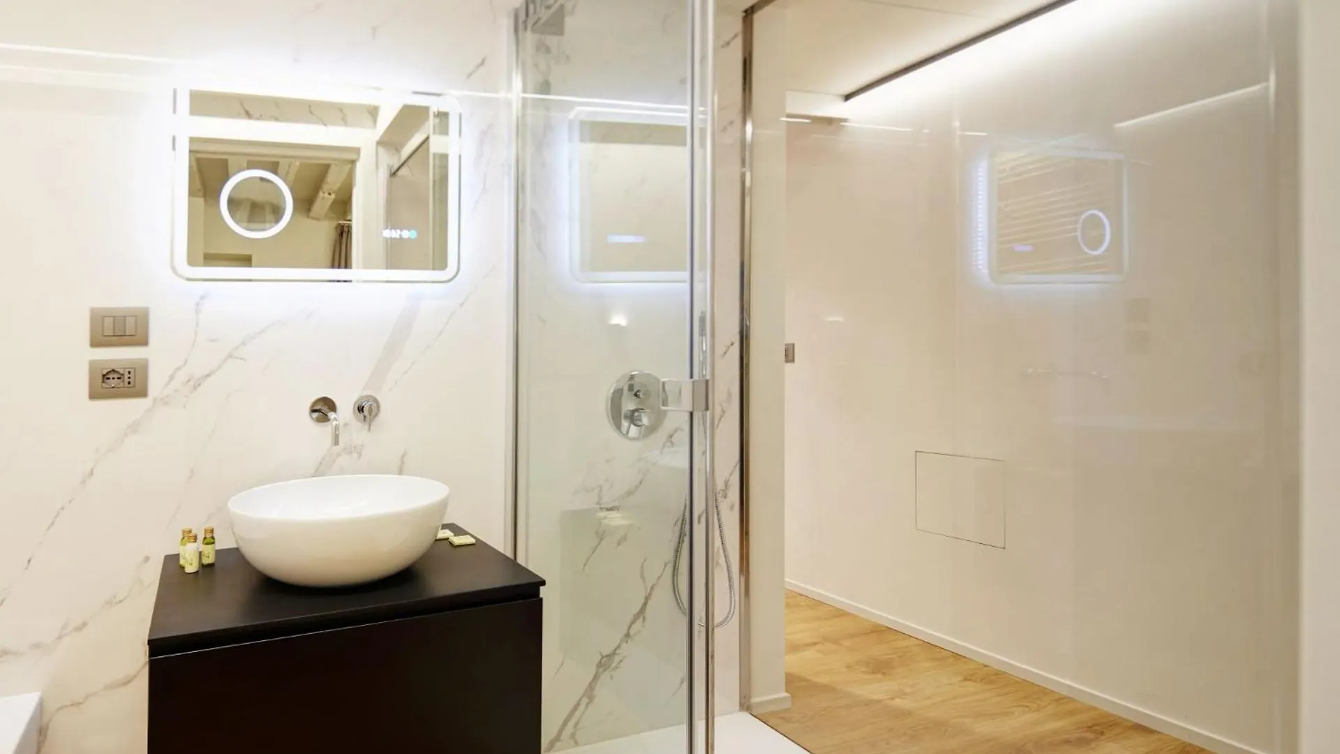 Palazzina Riva Apartment Venice Italy