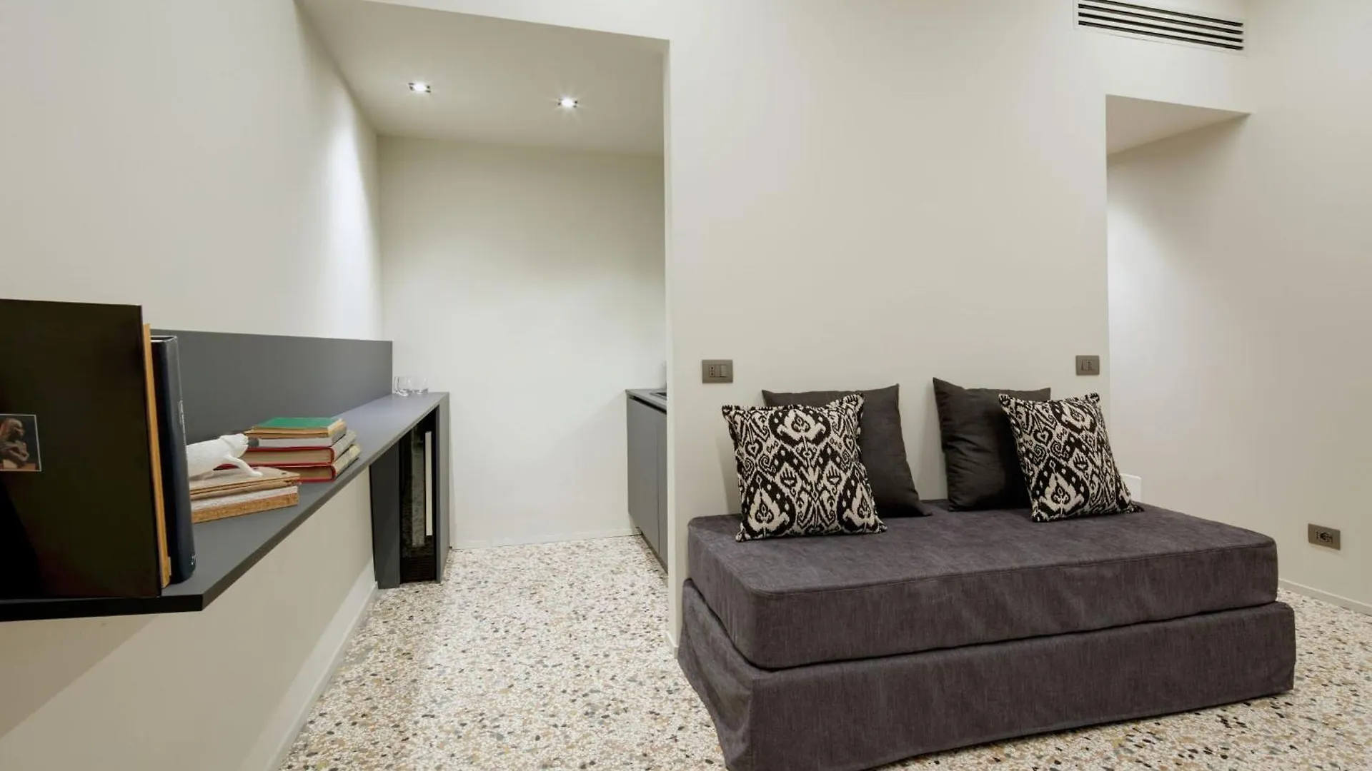 Palazzina Riva Apartment Venice 0*,  Italy